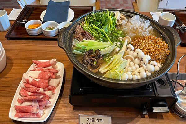 골프장 전골요리(차돌박이 능이버섯 전골)